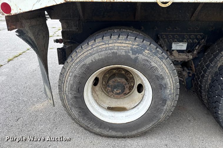 image for item EG8736 2012 International 7400 dump truck