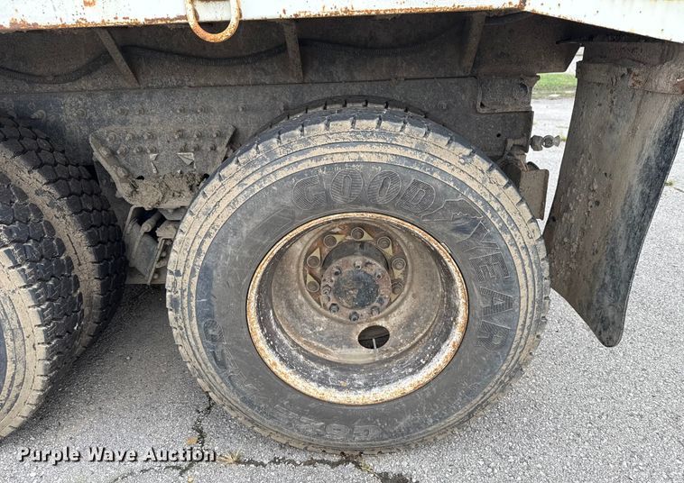 image for item EG8736 2012 International 7400 dump truck