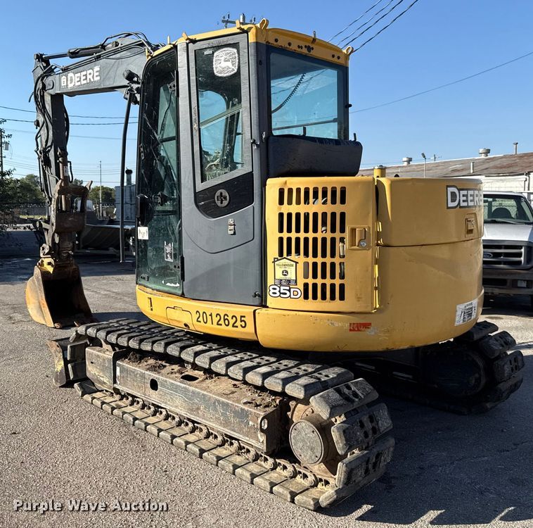 image for item EG8737 2013 John Deere 85D excavator