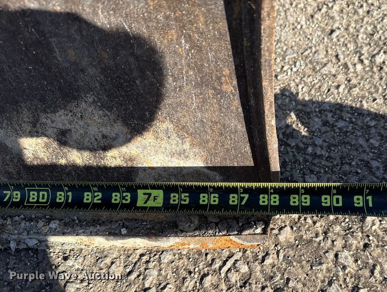 image for item EG8737 2013 John Deere 85D excavator