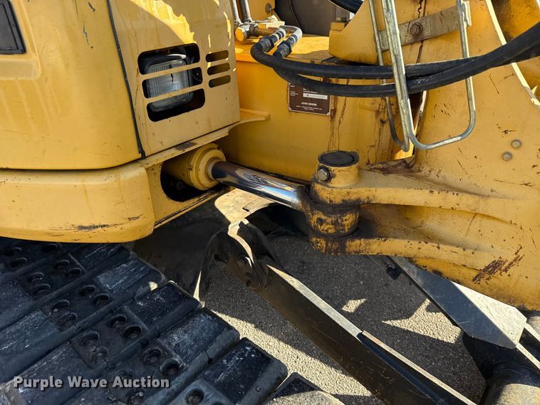 image for item EG8737 2013 John Deere 85D excavator