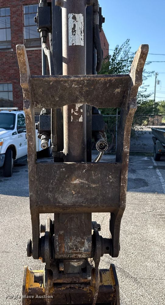 image for item EG8737 2013 John Deere 85D excavator