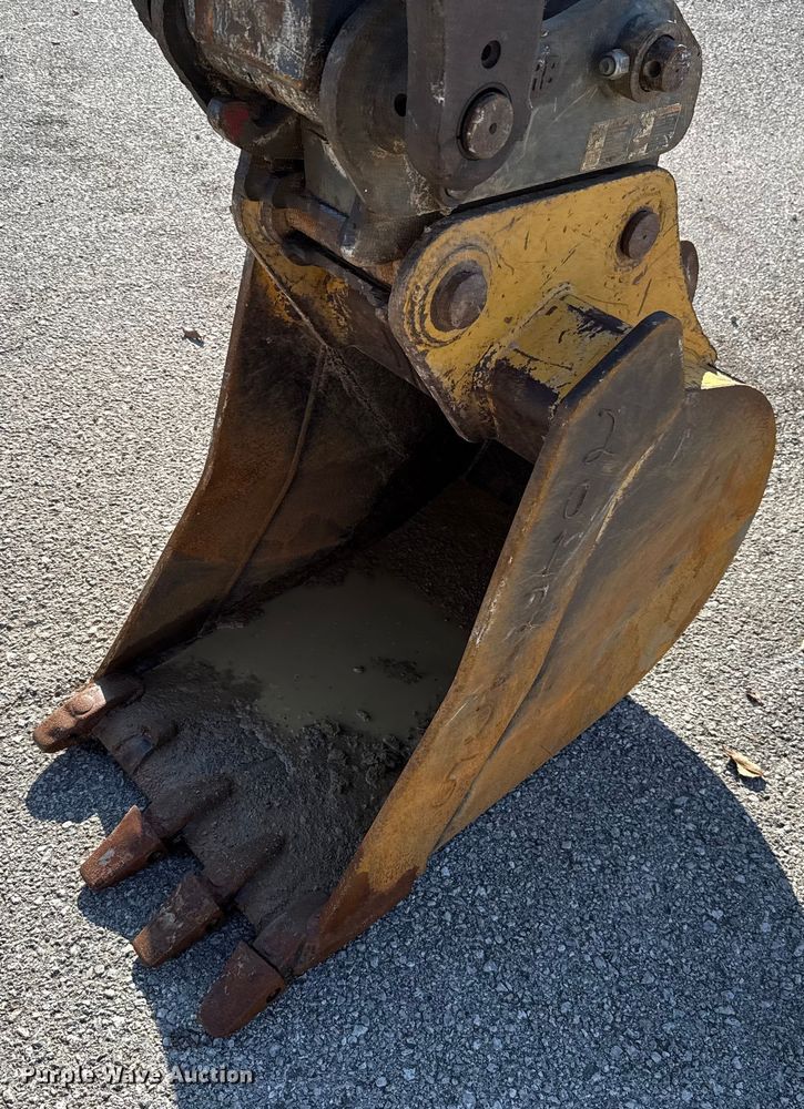 image for item EG8737 2013 John Deere 85D excavator