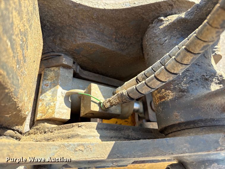 image for item EG8737 2013 John Deere 85D excavator