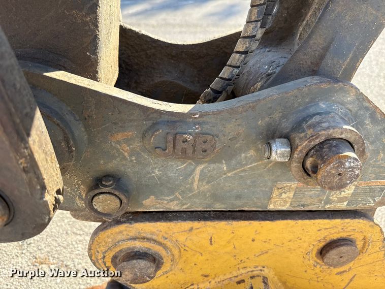 image for item EG8737 2013 John Deere 85D excavator