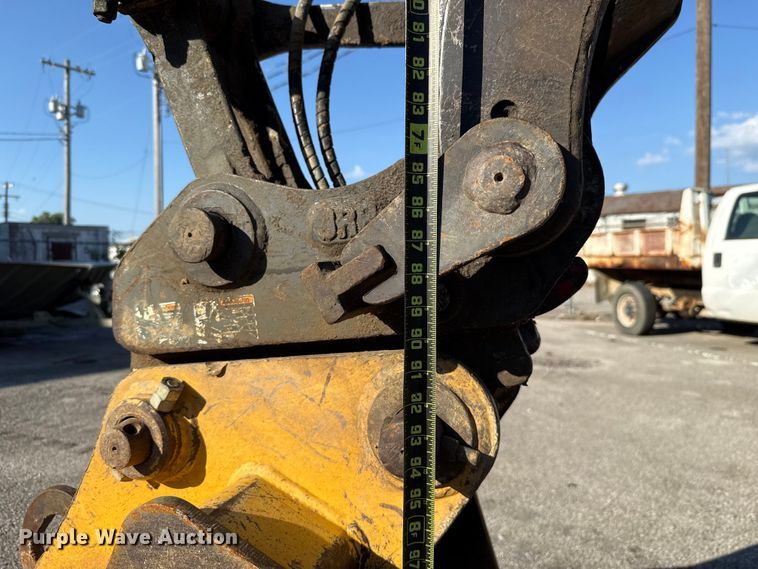 image for item EG8737 2013 John Deere 85D excavator