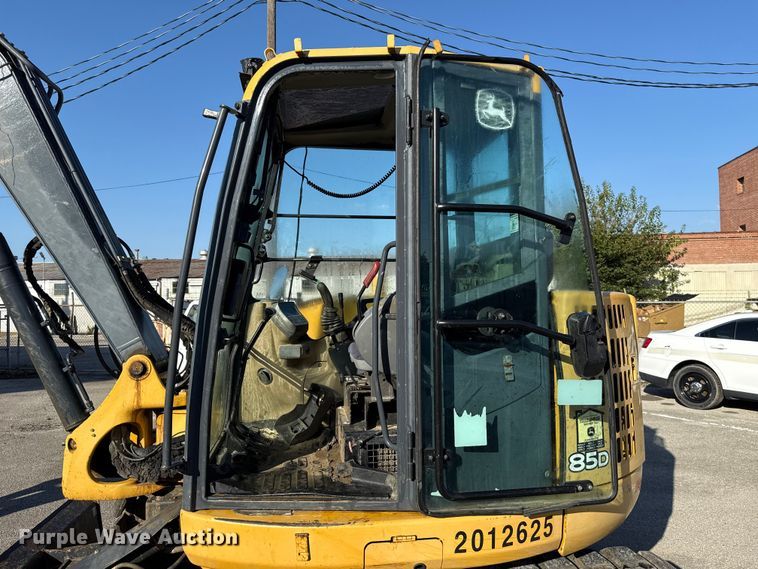 image for item EG8737 2013 John Deere 85D excavator