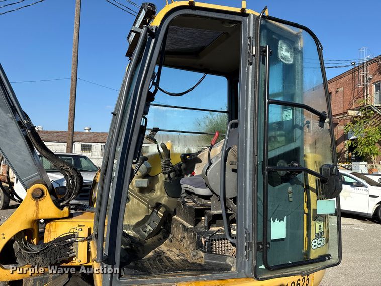 image for item EG8737 2013 John Deere 85D excavator