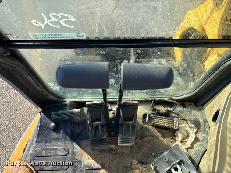 image for item EG8737 2013 John Deere 85D excavator
