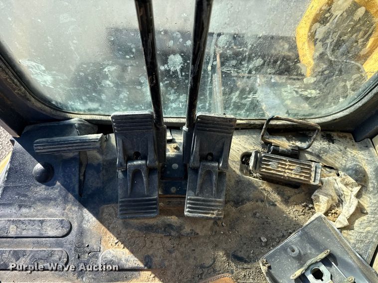 image for item EG8737 2013 John Deere 85D excavator