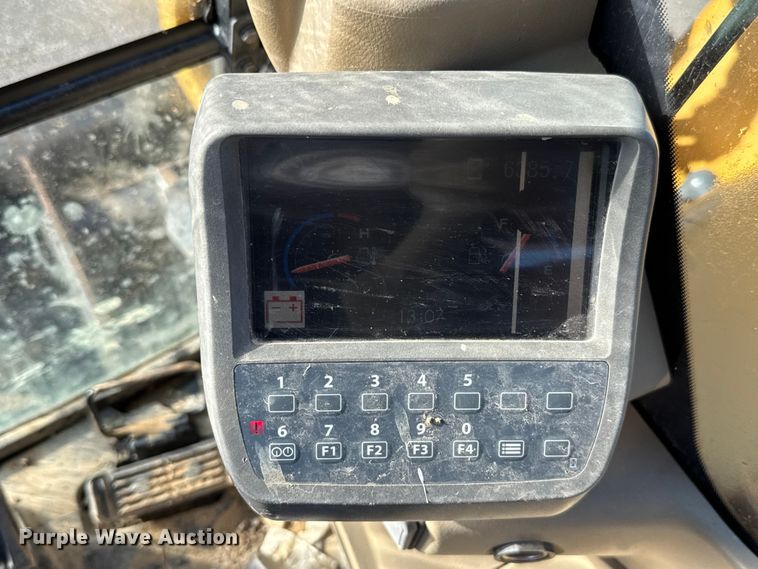 image for item EG8737 2013 John Deere 85D excavator