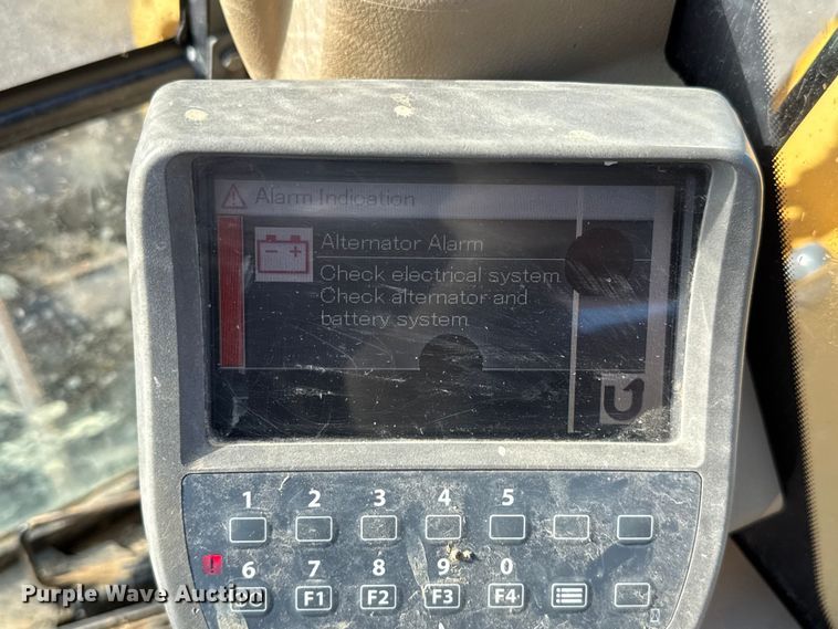 image for item EG8737 2013 John Deere 85D excavator