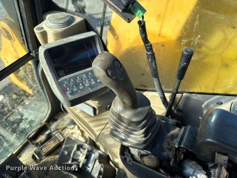 image for item EG8737 2013 John Deere 85D excavator