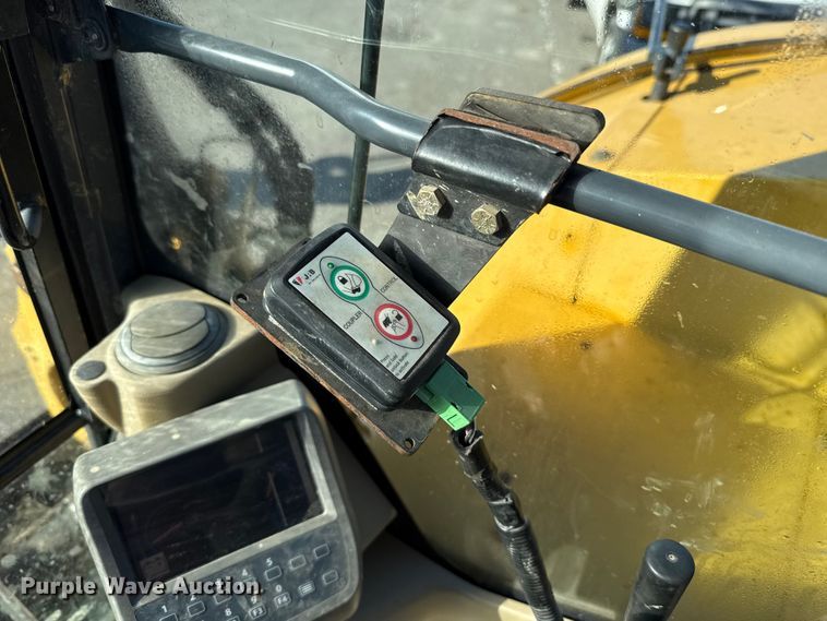 image for item EG8737 2013 John Deere 85D excavator