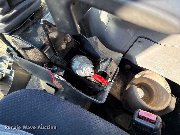 image for item EG8737 2013 John Deere 85D excavator