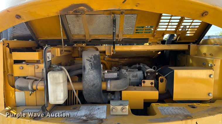 image for item EG8737 2013 John Deere 85D excavator