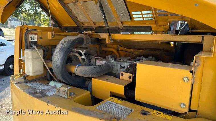 image for item EG8737 2013 John Deere 85D excavator