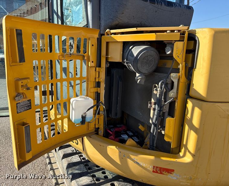 image for item EG8737 2013 John Deere 85D excavator