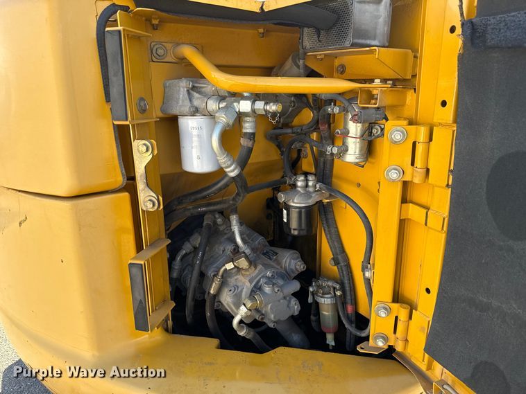 image for item EG8737 2013 John Deere 85D excavator