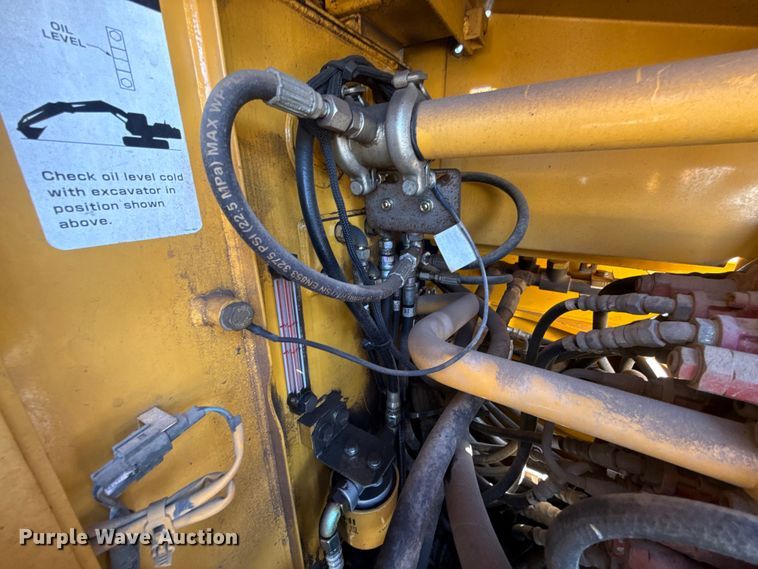 image for item EG8737 2013 John Deere 85D excavator