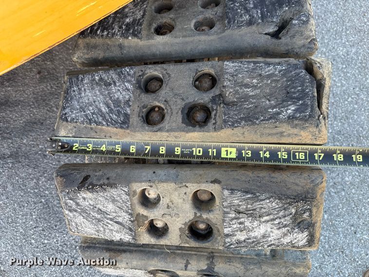 image for item EG8737 2013 John Deere 85D excavator