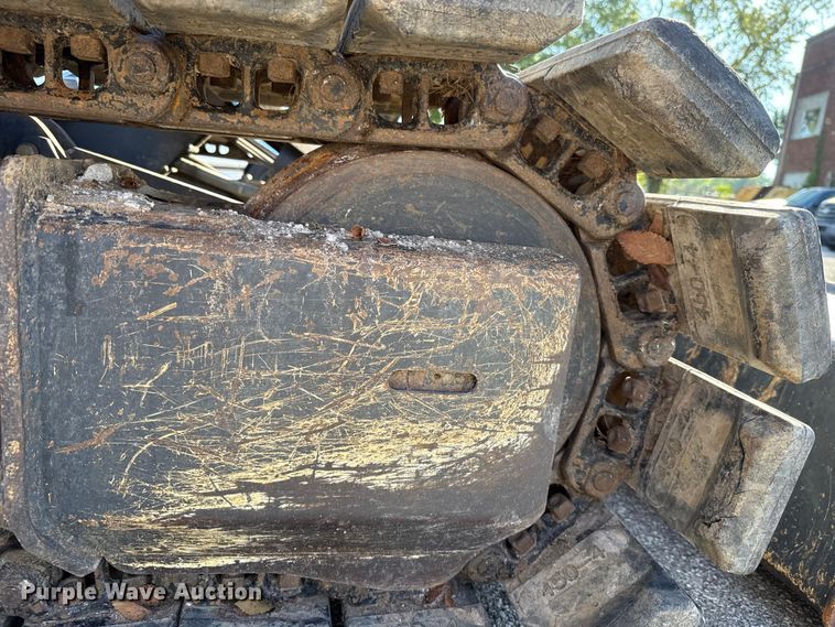 image for item EG8737 2013 John Deere 85D excavator