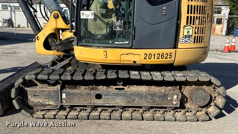 image for item EG8737 2013 John Deere 85D excavator