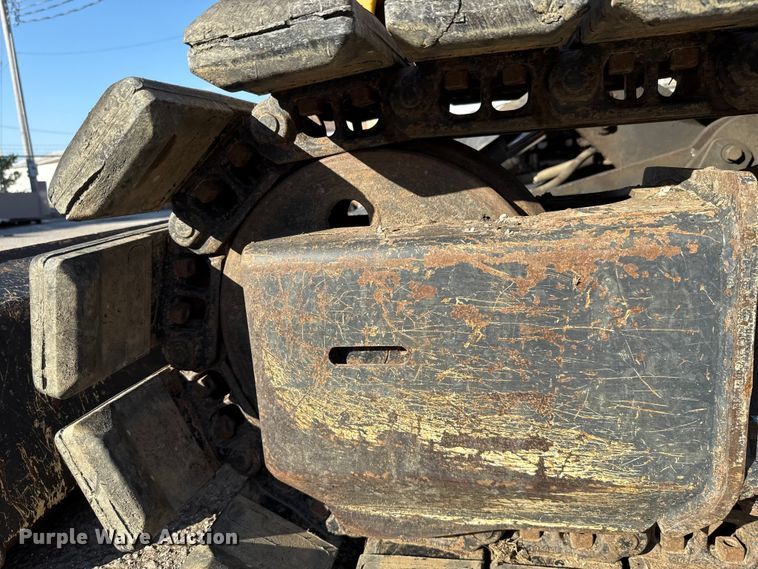 image for item EG8737 2013 John Deere 85D excavator