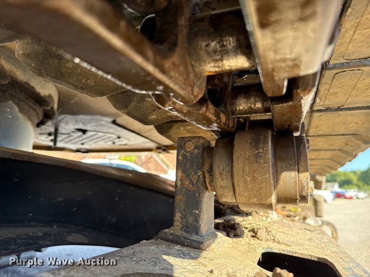 image for item EG8737 2013 John Deere 85D excavator