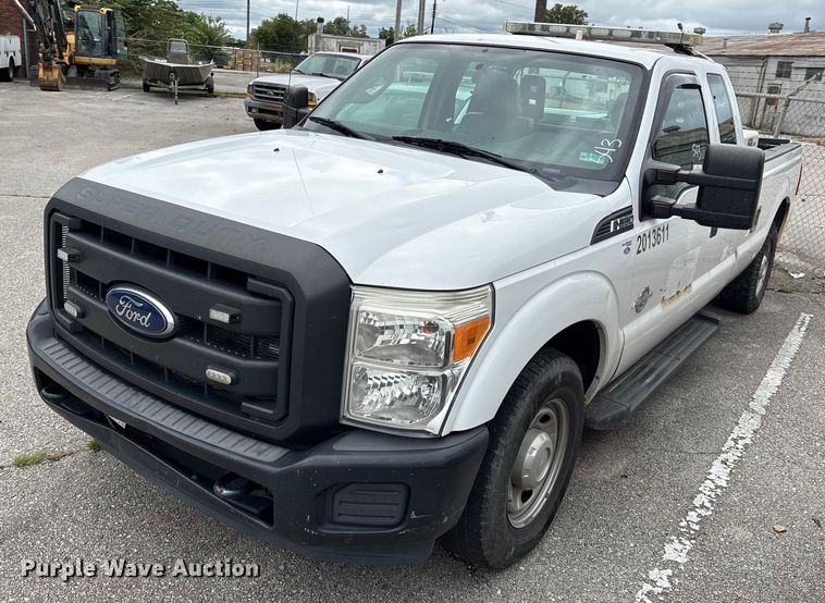 image for item EG8748 2013 Ford F250 Super Duty SuperCab pickup truck