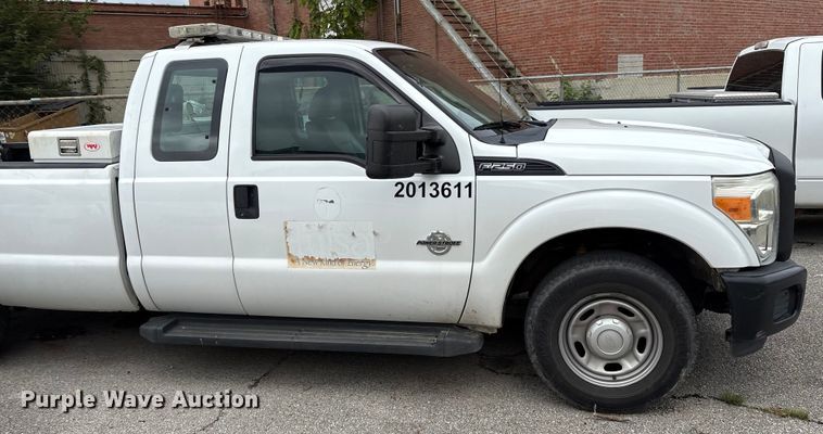 image for item EG8748 2013 Ford F250 Super Duty SuperCab pickup truck