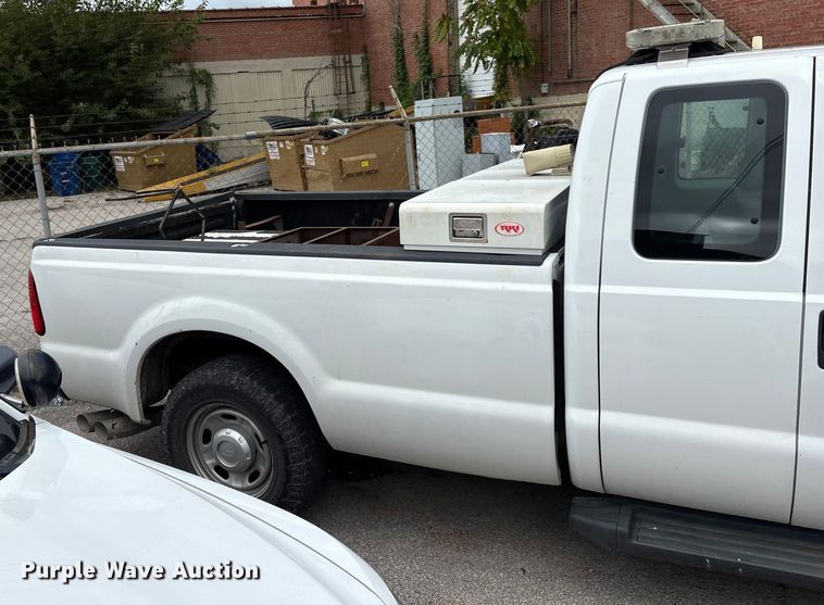 image for item EG8748 2013 Ford F250 Super Duty SuperCab pickup truck