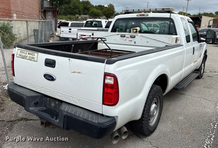 image for item EG8748 2013 Ford F250 Super Duty SuperCab pickup truck