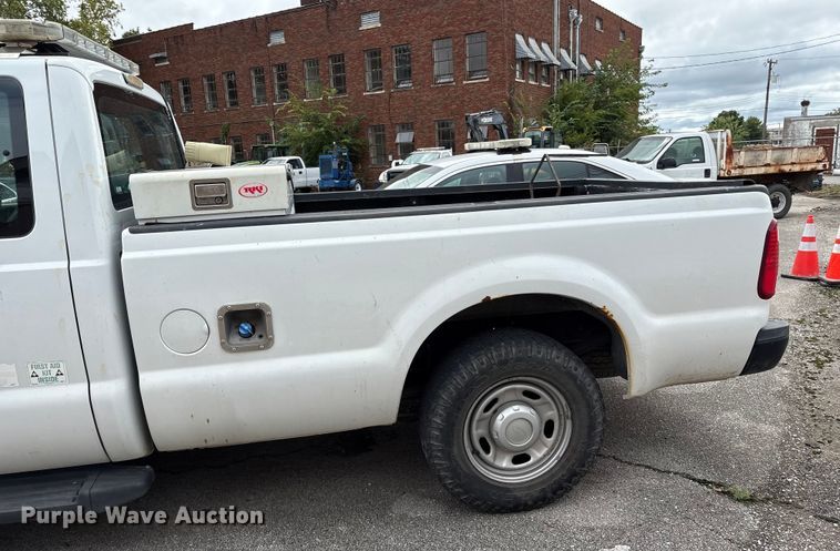 image for item EG8748 2013 Ford F250 Super Duty SuperCab pickup truck