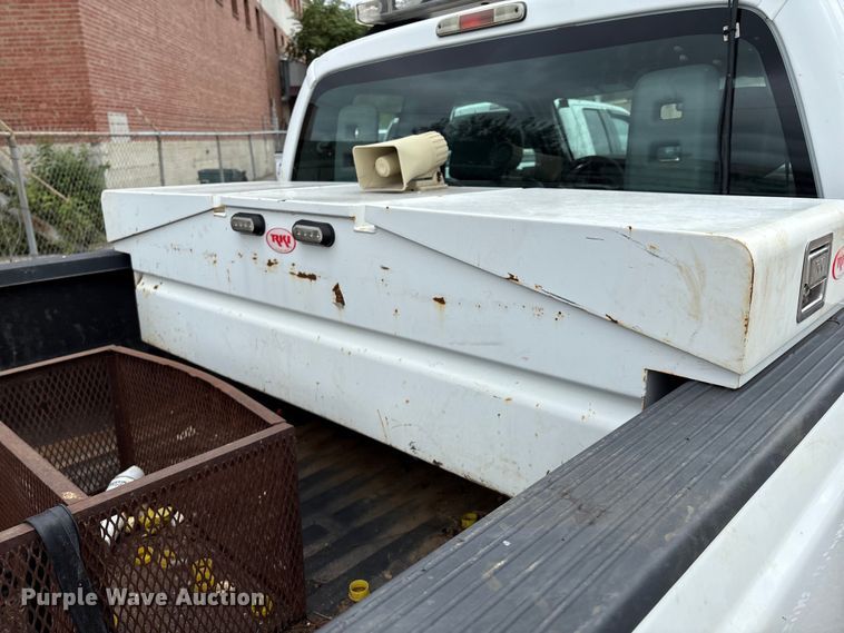image for item EG8748 2013 Ford F250 Super Duty SuperCab pickup truck