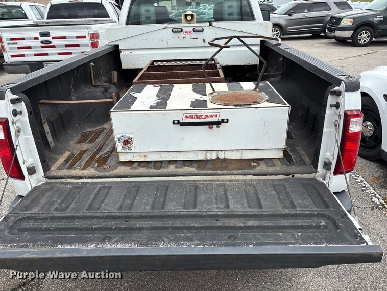 image for item EG8748 2013 Ford F250 Super Duty SuperCab pickup truck
