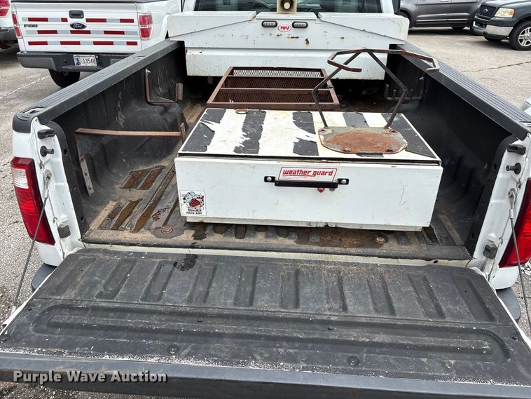 image for item EG8748 2013 Ford F250 Super Duty SuperCab pickup truck