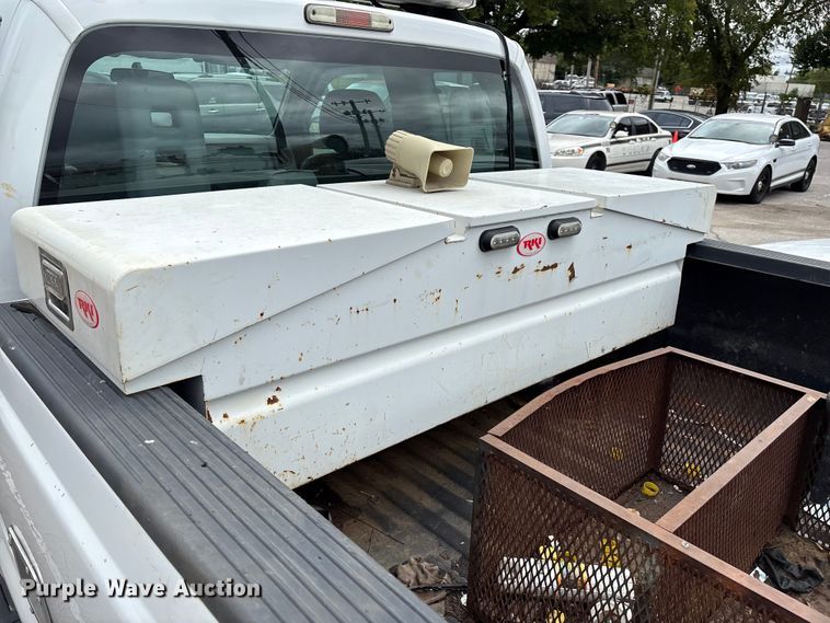 image for item EG8748 2013 Ford F250 Super Duty SuperCab pickup truck