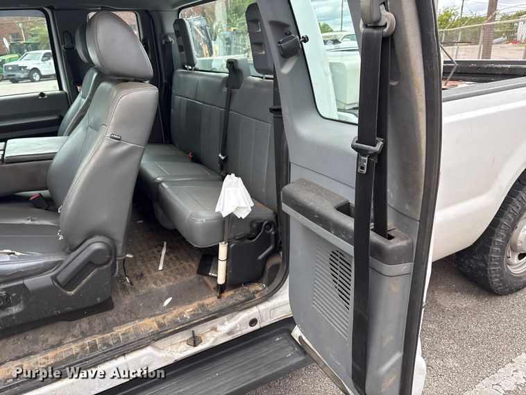 image for item EG8748 2013 Ford F250 Super Duty SuperCab pickup truck