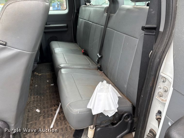 image for item EG8748 2013 Ford F250 Super Duty SuperCab pickup truck