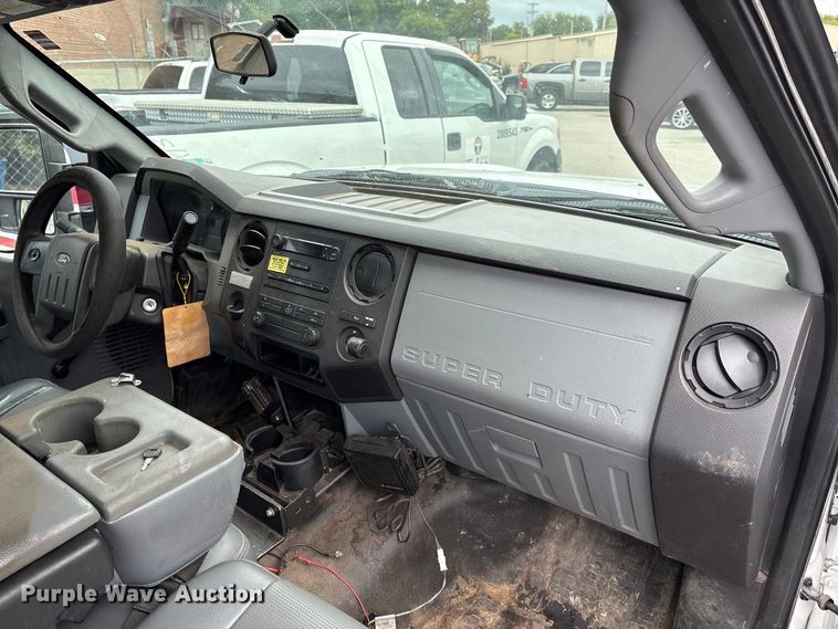 image for item EG8748 2013 Ford F250 Super Duty SuperCab pickup truck