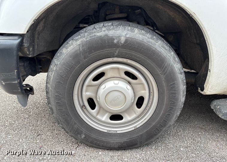 image for item EG8748 2013 Ford F250 Super Duty SuperCab pickup truck
