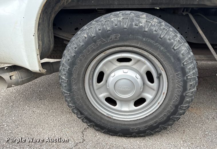 image for item EG8748 2013 Ford F250 Super Duty SuperCab pickup truck