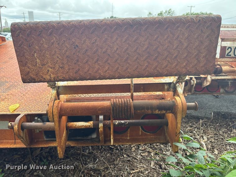 image for item EG8755 2013 Overbuilt equipment trailer