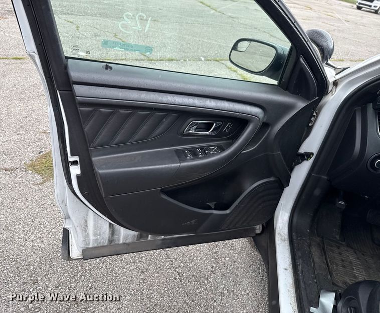 image for item EG8757 2017 Ford Taurus Police 