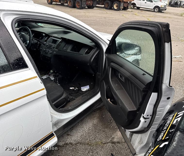 image for item EG8757 2017 Ford Taurus Police 