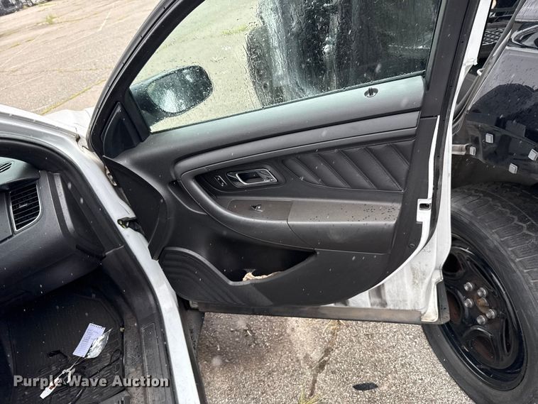 image for item EG8757 2017 Ford Taurus Police 