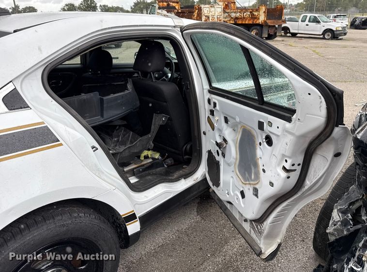 image for item EG8757 2017 Ford Taurus Police 