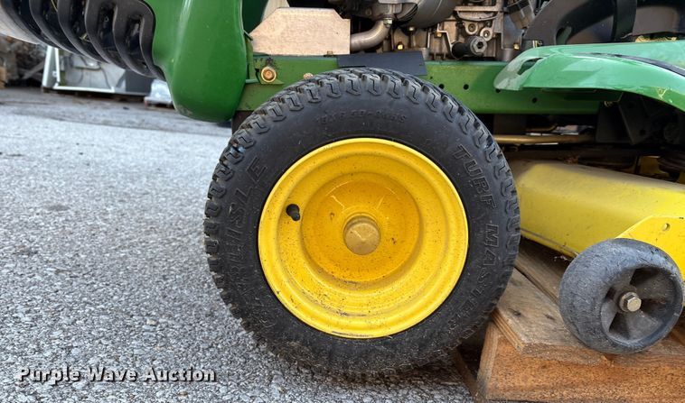 image for item EG8758 2005 John Deere LT190 lawn mower