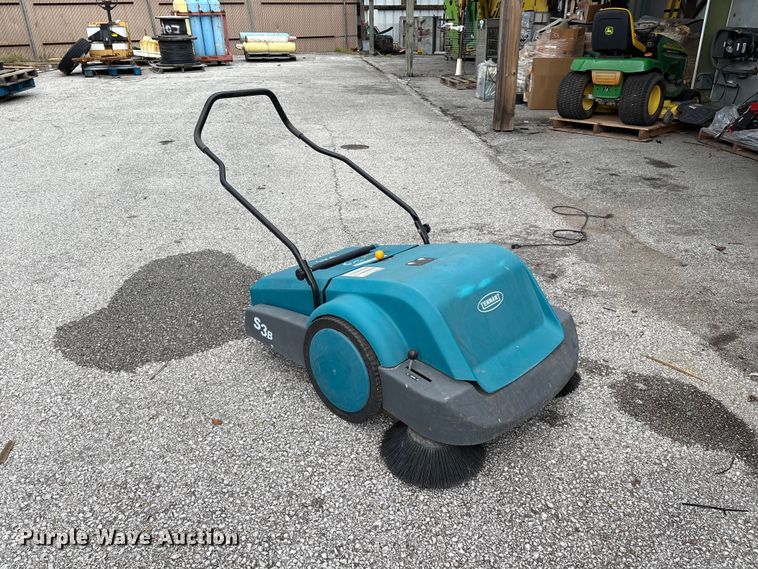 image for item EG8761 Tennant S3B floor sweeper